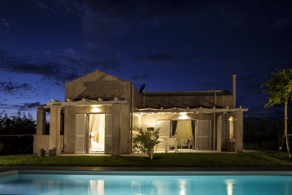 Villa Lefteris Svoronata Ngoại thất bức ảnh